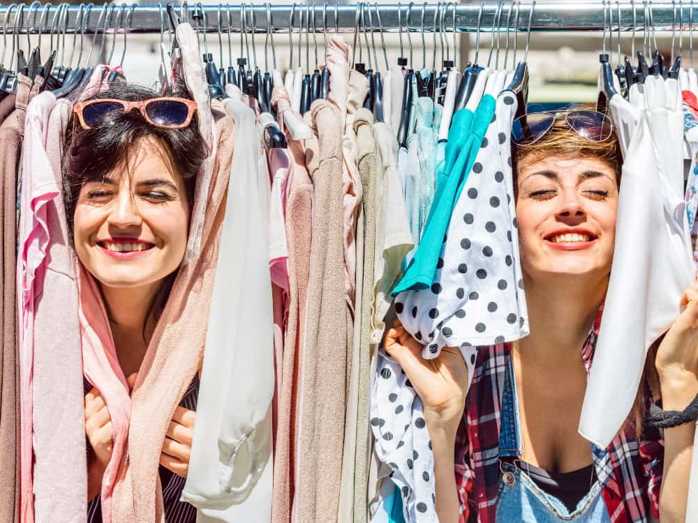 How To Thrift Shop: 7 Thrifting Tips For Second Hand SuccessImage by View Apart#thriftingtips #thriftshoppingtips #tipsforthrifting #howtothriftshop #thrifting #sustainablejungle