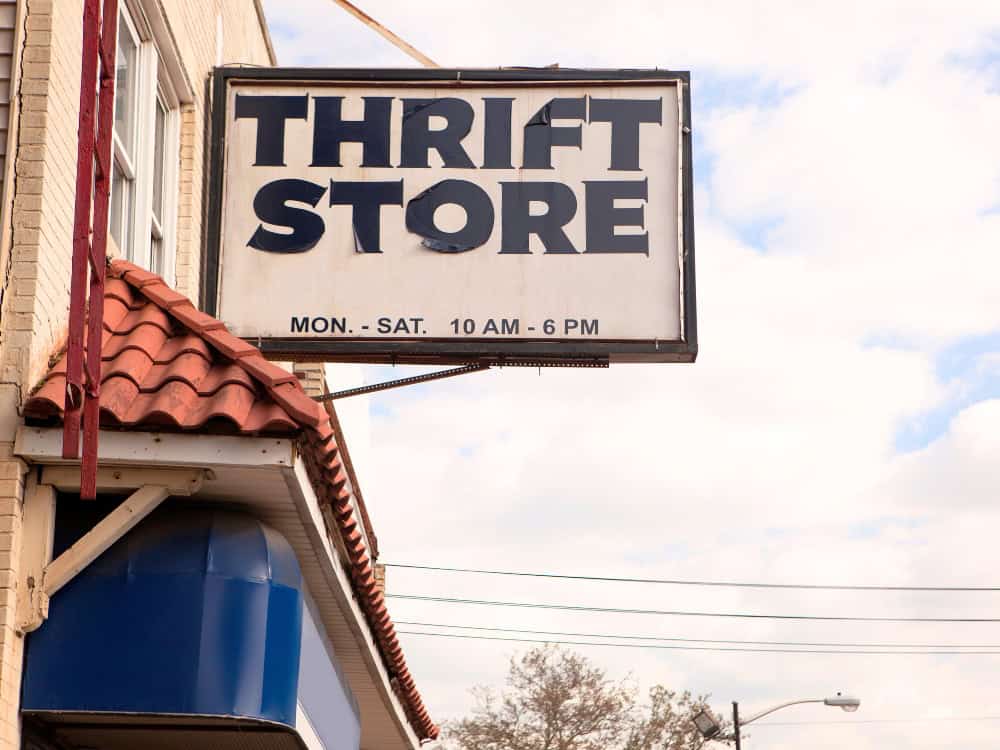 How To Thrift Shop: 7 Thrifting Tips For Second Hand Success Image by belterz #thriftingtips #thriftshoppingtips #tipsforthrifting #howtothriftshop #thrifting #sustainablejungle