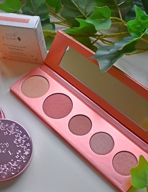 7 Natural & Organic Eyeshadow Brands For Those Sultry Sustainable Shades Image by Sustainable Jungle #organiceyeshadow #organiceyeshadowpalette #naturalorganiceyeshadow #naturaleyeshadow #allnaturaleyeshadowpalette #naturalmakeupeyeshadow #sustainablejungle