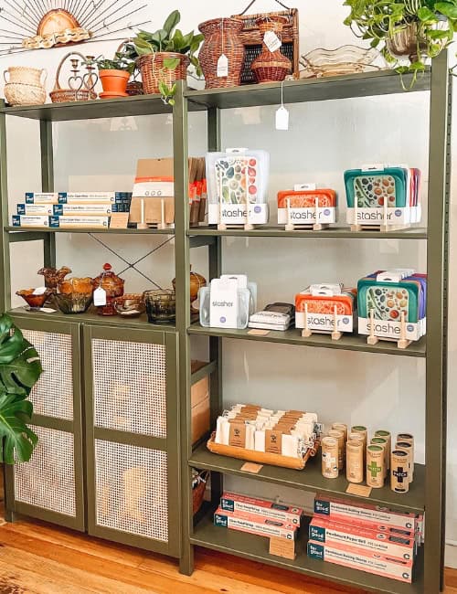 7 St Louis Zero Waste Stores to End Planetary Missouri Image by The Refill Effect #zerowastestoreStLouis #bestzerowastestoresStLouis #bulkstoresStLouis #refillstoreStLouis #zerowasteshopping #sustainablejungle