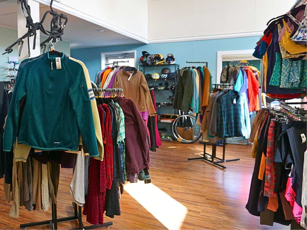 How To Start a Thrift Store: Our Guide To Being A Successful Second Hand Seller Image by Sustainable Jungle #howtostartathriftstore #howtoopenathriftstore #thriftingbusiness #startingathriftstore #owningathriftstore #sustainablejungle