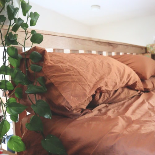 Review of Nest Bedding's Sateen Organic Cotton Sheets